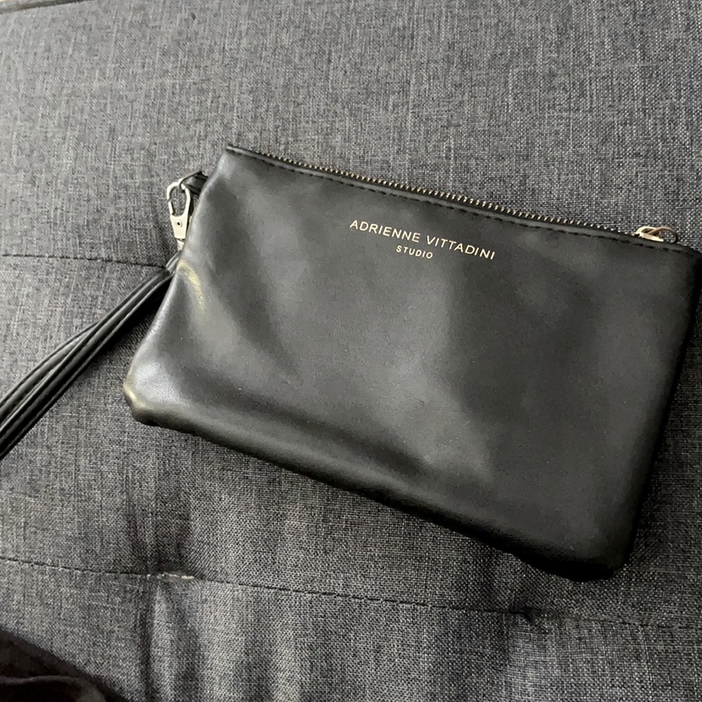 Clutch with battery pack